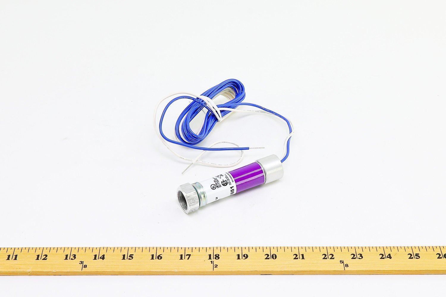 Honeywell C7027A1049 sensor with ruler for measurement