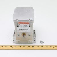 Honeywell M7284A1012 actuator with ruler for size reference