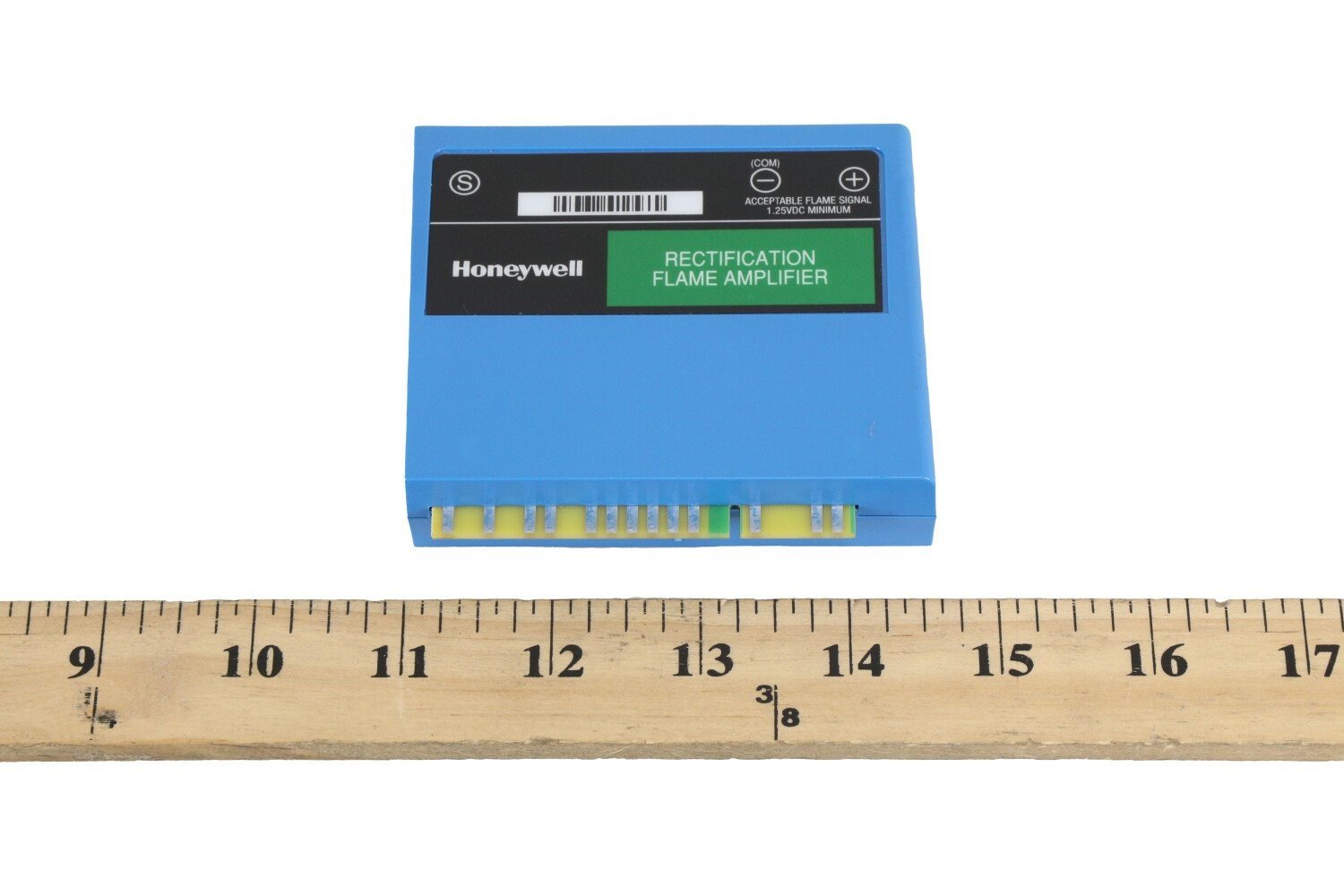 Honeywell R7847A1025 Flame Amplifier with ruler for size reference