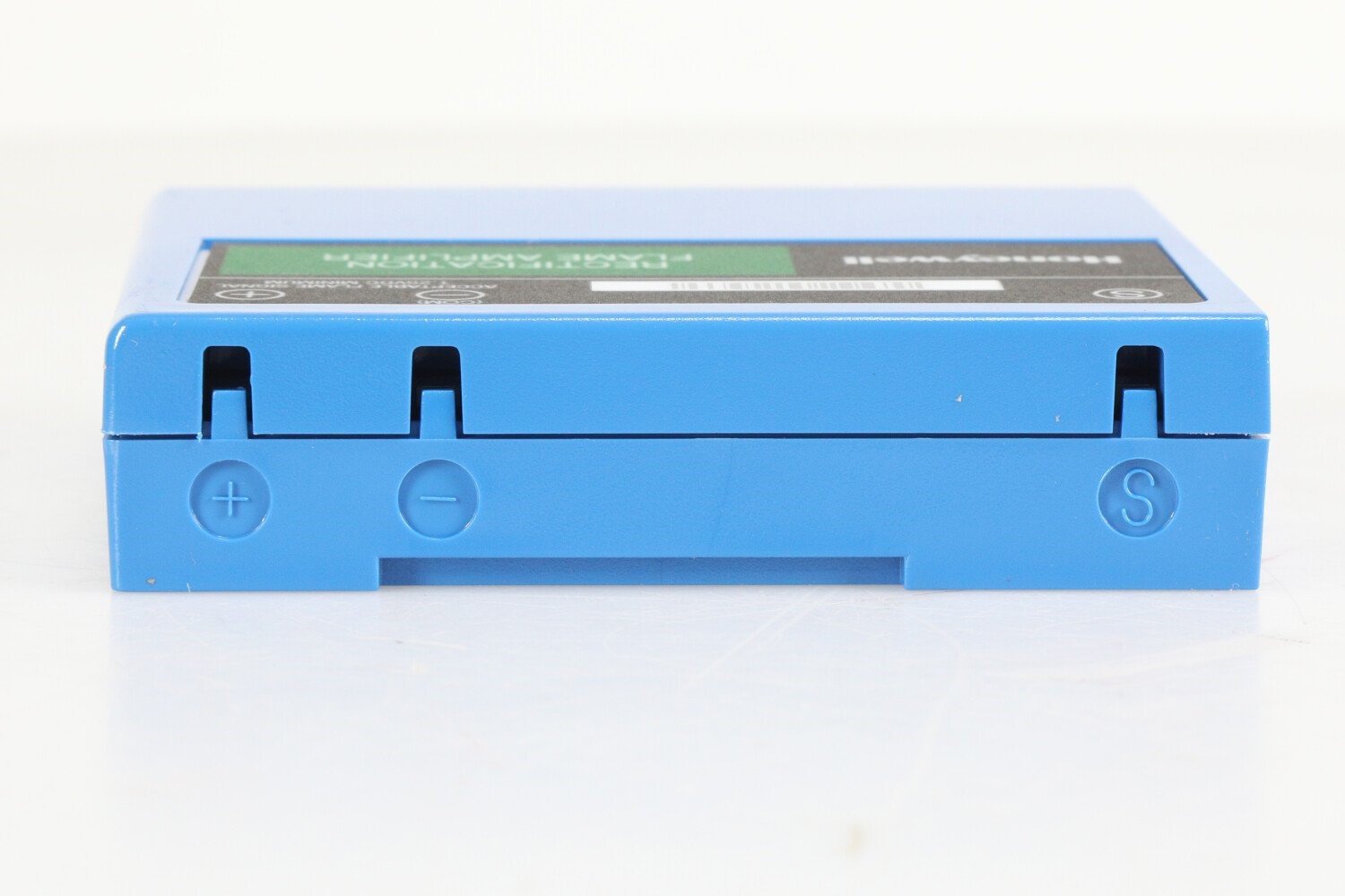 Honeywell R7847A1082 Flame Amplifier flat top view